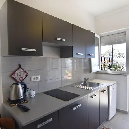 Compact With Sea Views And Bbq * Zambratija (Istria)