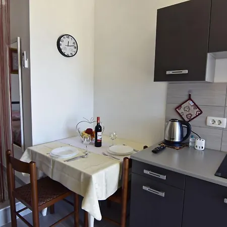 Compact With Sea Views And Bbq * Zambratija (Istria)