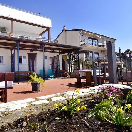 Apartmán Compact With Sea Views And Bbq