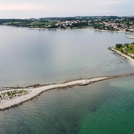 Apartmán Compact With Sea Views And Bbq