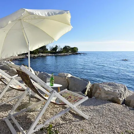Compact With Sea Views And Bbq * Zambratija (Istria)